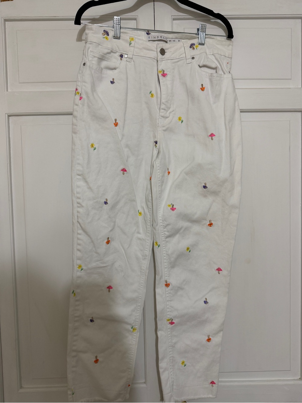 Tinseltown White Straight-Leg Jeans with Multicolor Embroidery